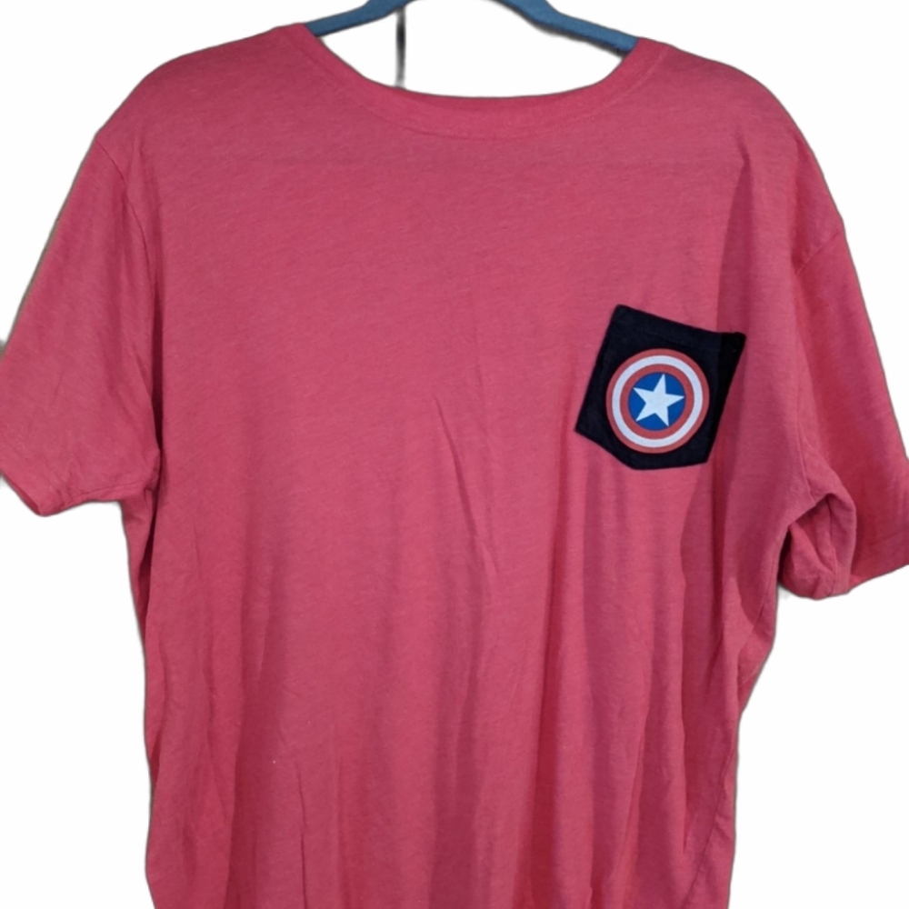 NEW Captain America Marvel Comics T-shirt /  XL